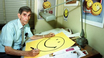 Harvey Ball diseñó a Smiley en 10 minutos y cobró, por todo concepto, USD 45 por su obra hoy ubicua.