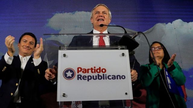 José Antonio Kast celebra el triunfo de su partido.