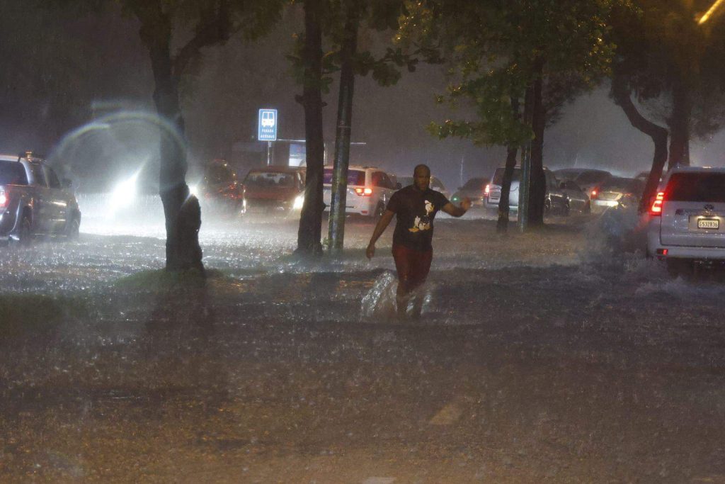 CICLÓN TROPICAL RD COE aumenta a 14 las provincias en alerta roja
