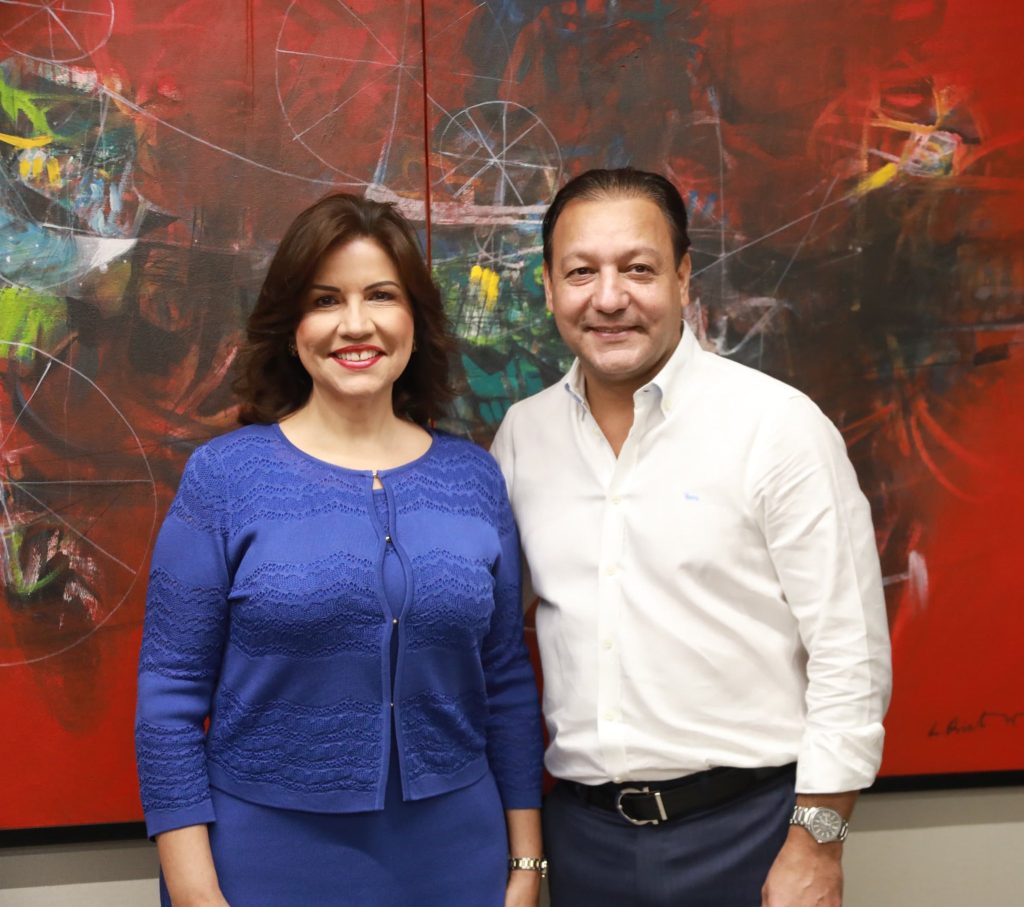 Abel y Margarita sostienen encuentro con candidatos a alcaldes y directores del Gran Santo Domingo