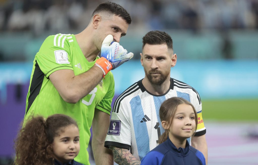 Messi, ‘Dibu’ y Scaloni celebran el primer aniversario de su triunfo en Qatar 2022