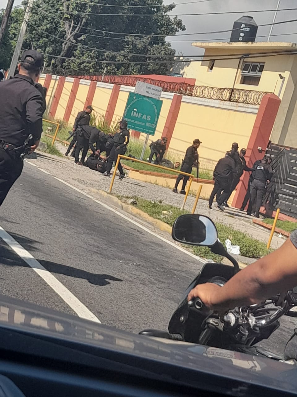 Patrulla de DICRIM mata a varios agentes de la DNCD en confuso incidente en el 12 de Haina