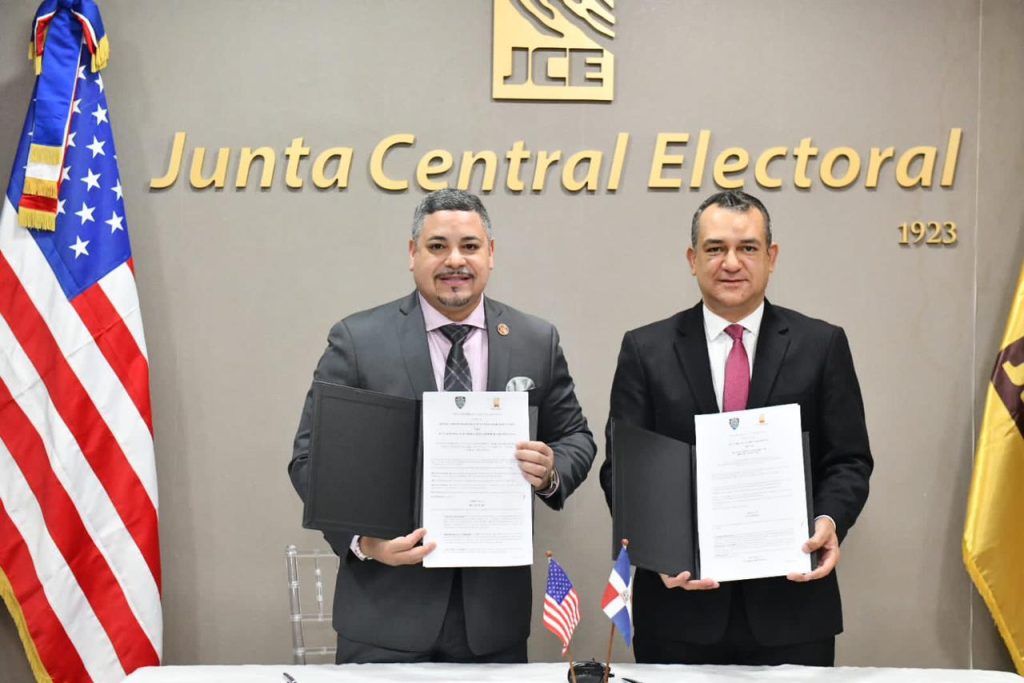 JCE firma acuerdo con el Departamento de la Policía de Nueva York