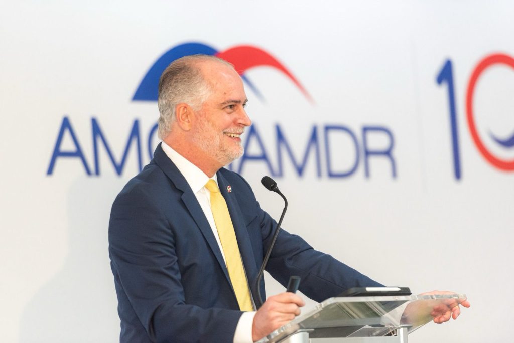 Alejandro Fernández W