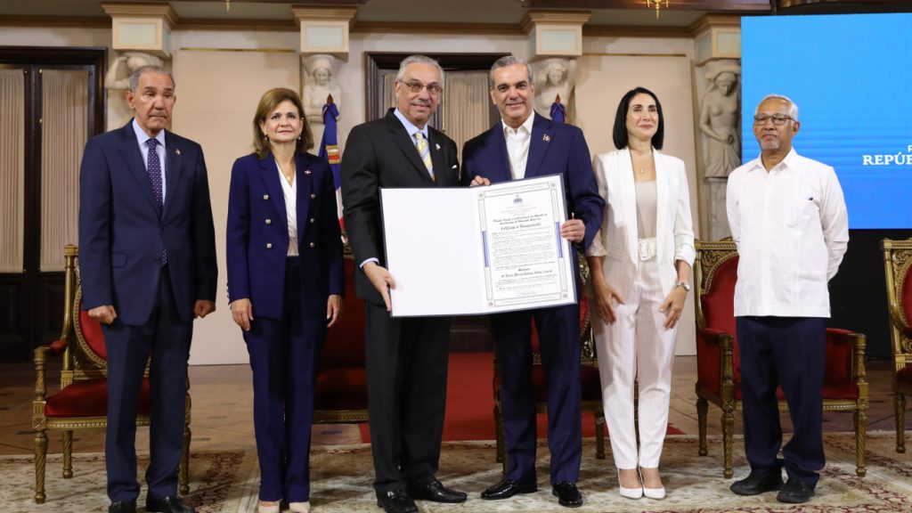 Abinader docentes