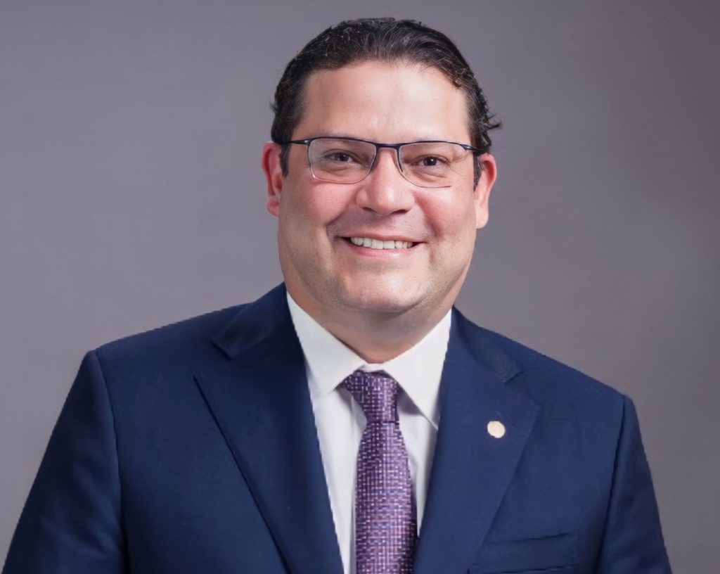 https://www.eyr.com.do/tag/eduardo-sanz-lovaton/